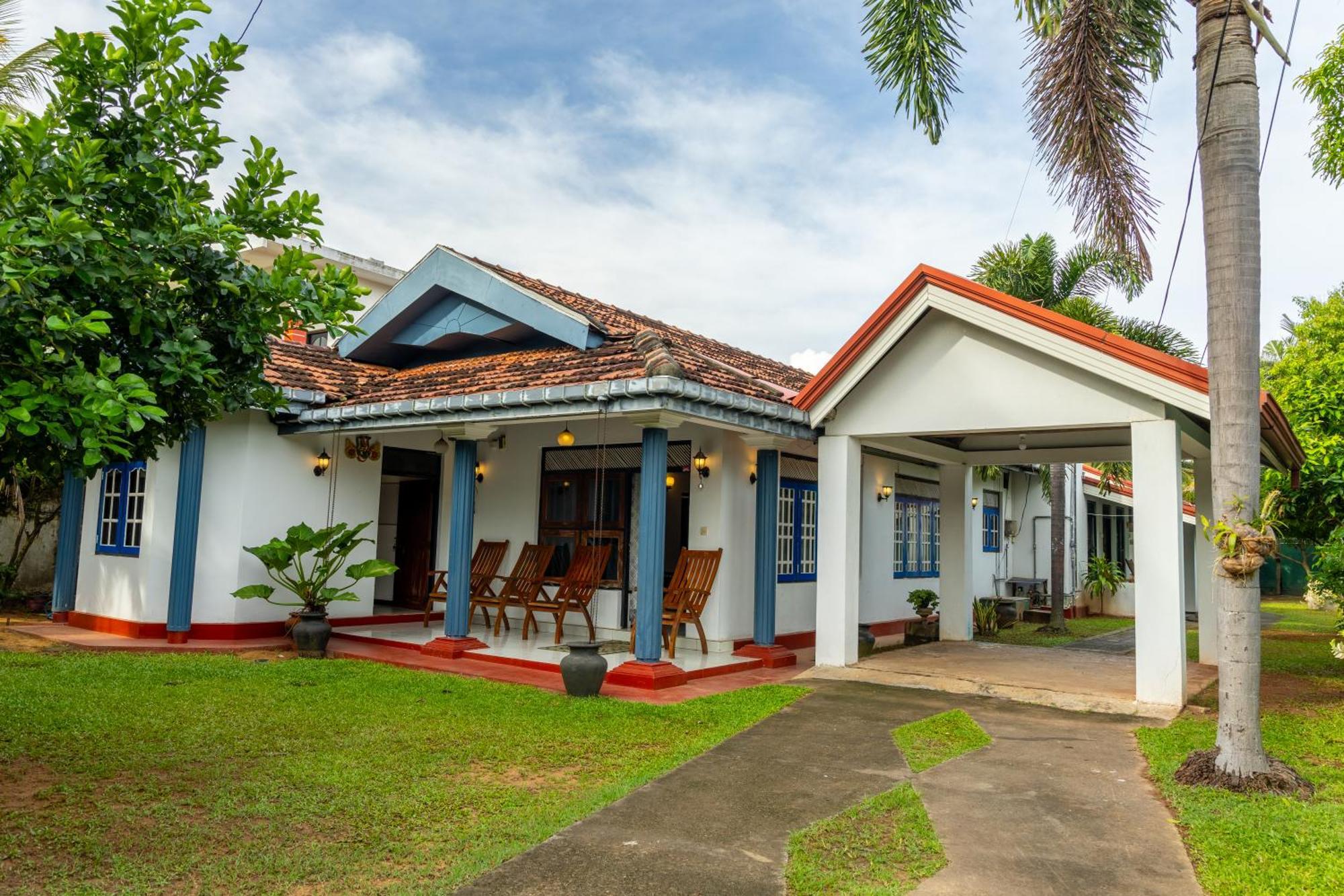 Sea Rose Guest House And Hostel Negombo Exterior photo
